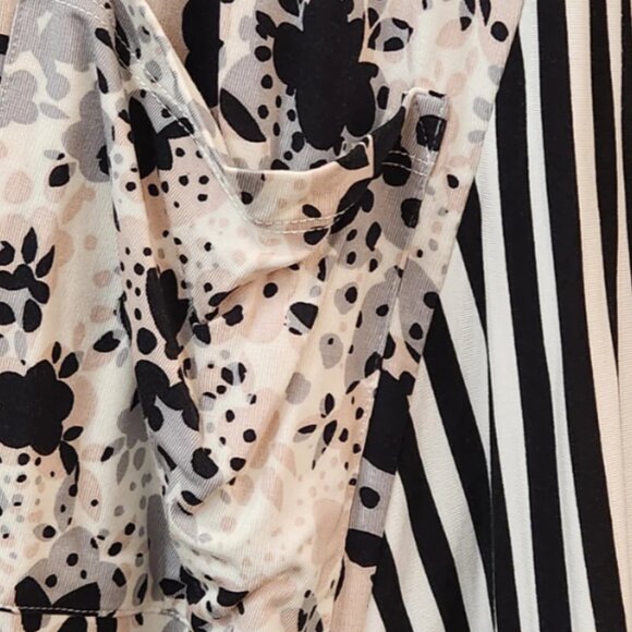 LOGO by Lori Goldstein Rayon 230 Top with Striped Sleeves Size XLarge - Picture 2 of 7